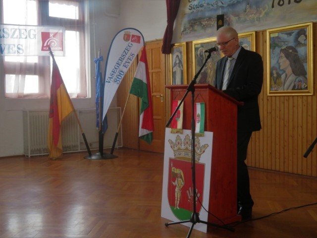 Negy Kozseg 0828 009