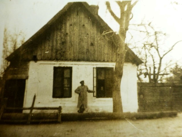 A szülői ház Bobán 1951-ben