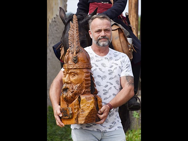 A nagytúri polgármester átveszi Thury György mellszobrát
