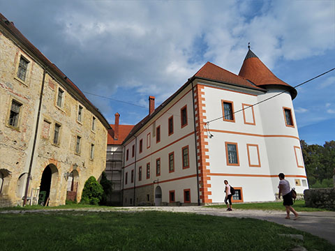 Ozalj vára